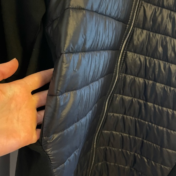 Women's Black Hooded Puffer Coat - Picture 4 of 9